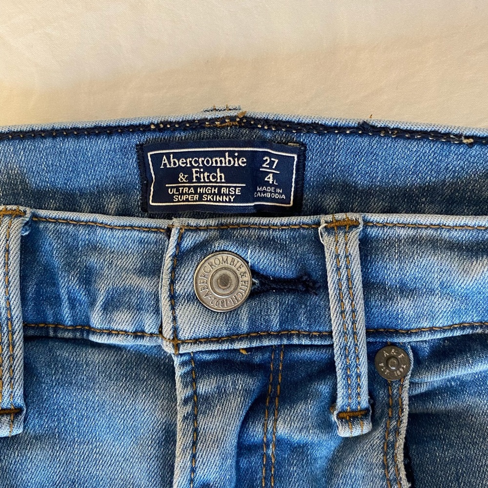 Abercrombie & Fitch Ultra High Rise Super Skinny Jeans (4 longs)